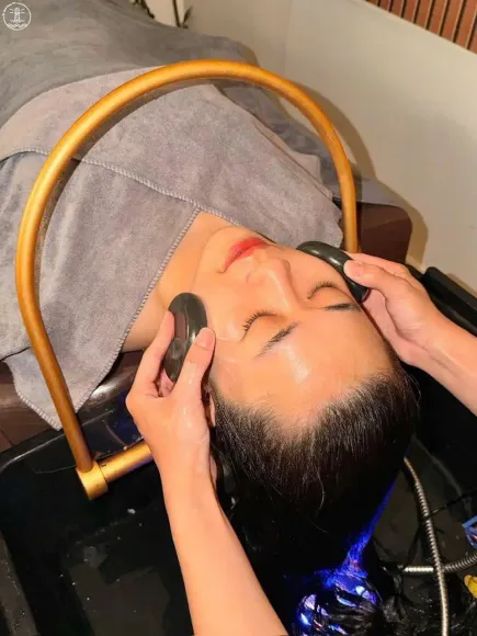 GỘI ĐẦU THƯ GIÃN 30 PHÚT – GIẢI TỎA CĂNG THẲNG SAU NHỮNG NGÀY BẬN RỘN